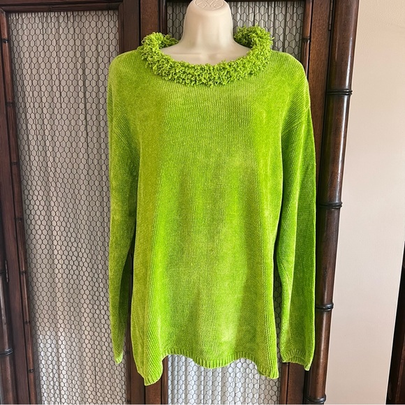 Lisa International Sweater - Picture 2 of 6